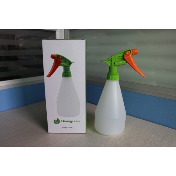  Beaugreen Plastic Spray Bottle with Adjustable Nozzle Leak Proof Garden watering Can for Cleaning Solutions Plants Pets (500ml)